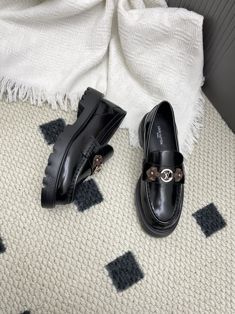 l0vis Vvtt0n loafers